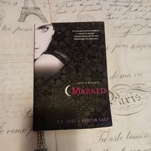 Marked (A House Of Night Novel)